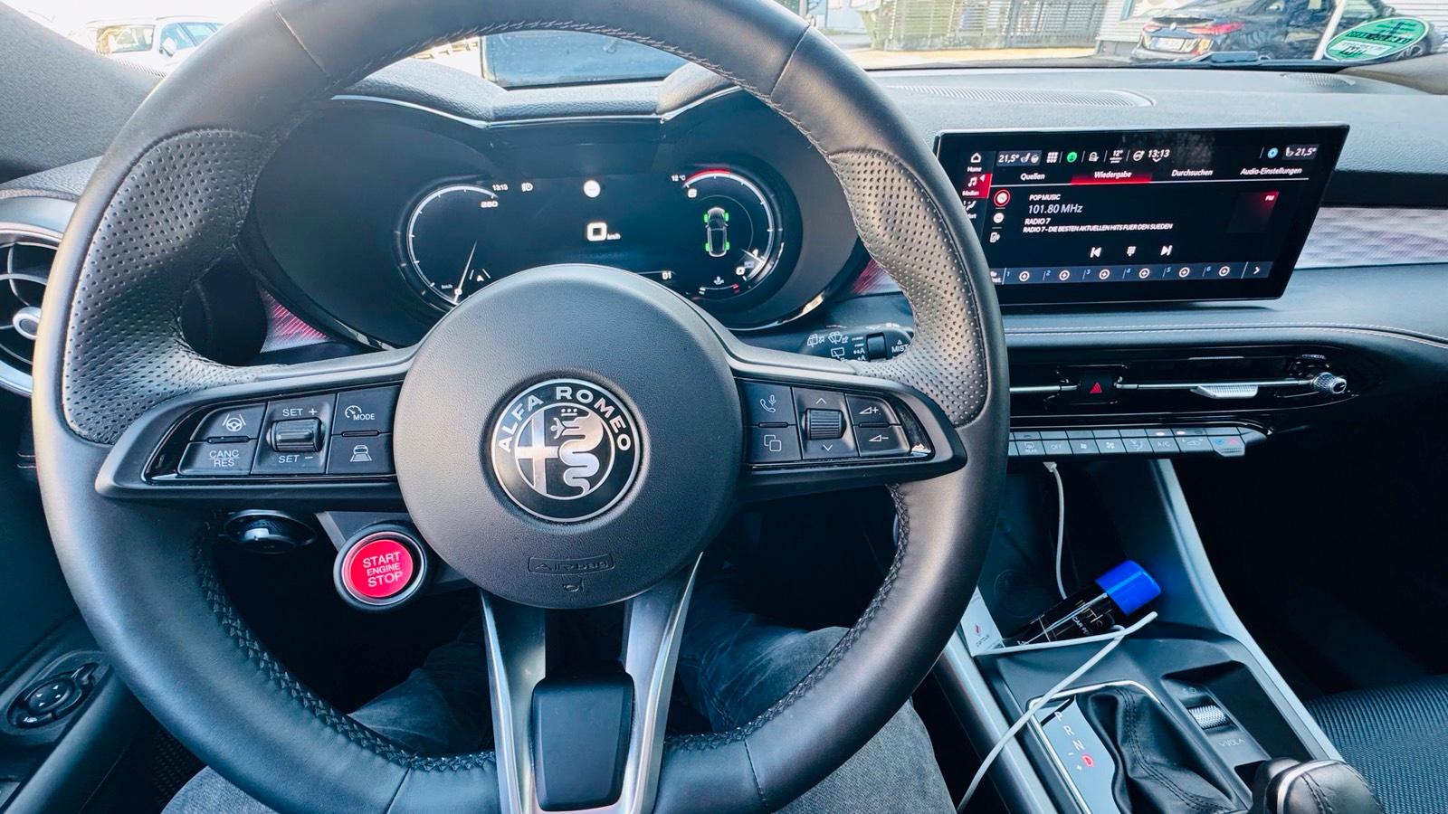 Abbildung des Autos ALFA TONALE Ti. Alexa Si…