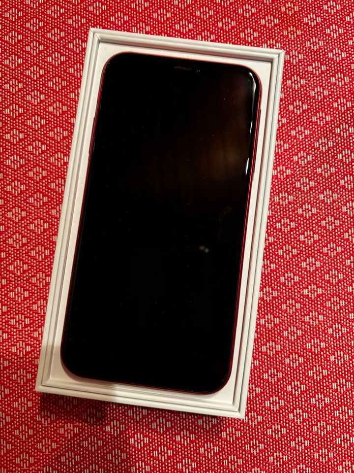 IPhone 11 Product Red 128 GB in Bad Friedrichshall