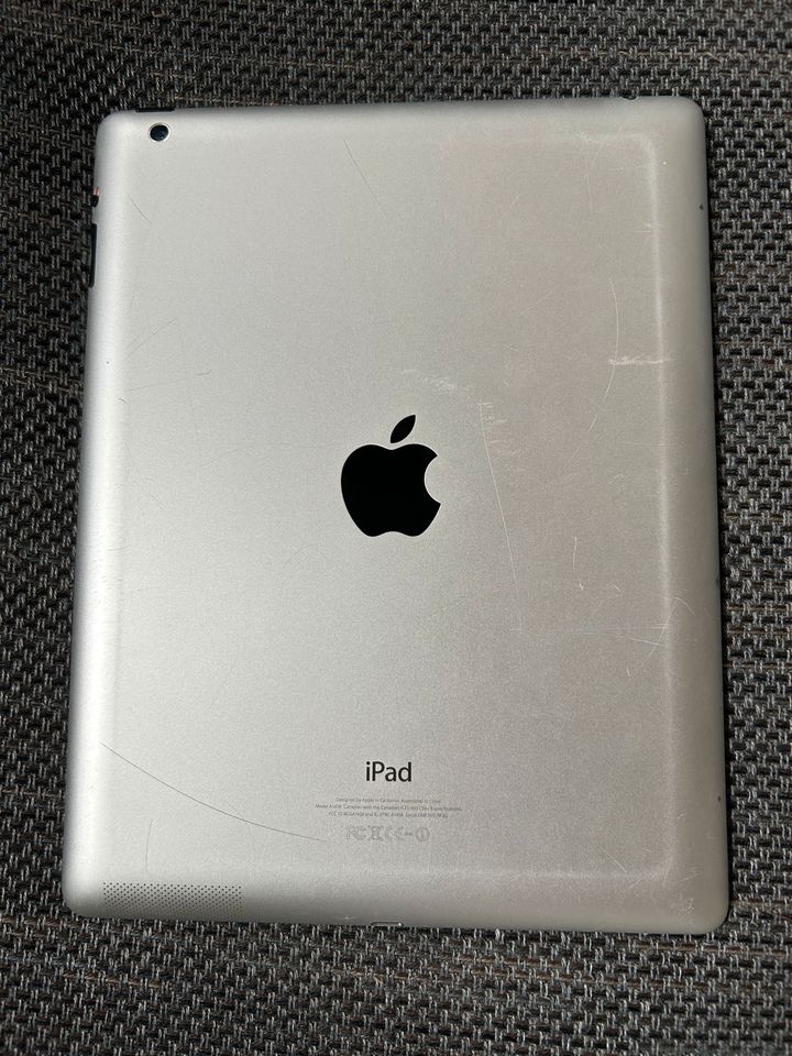 Apple iPad 4. Gen (A1458) WiFi in Stuttgart