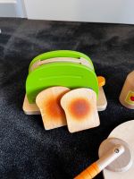 Hape Pop-Up Toaster aus Holz Kaufmannsladen Kinder Spielzeug Brandenburg - Fredersdorf-Vogelsdorf Vorschau