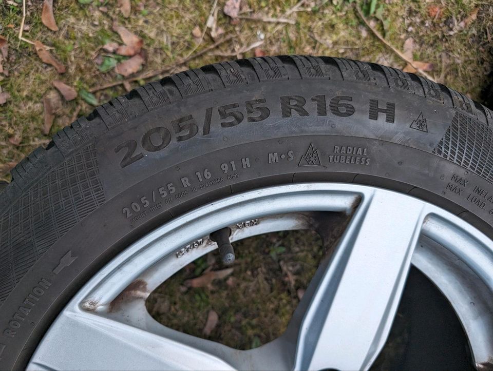 Felgen Dezent 5x120 16" BMW 1er E87 Winterreifen 205/55 R16 in Meißen