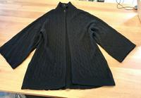 Strickcape von Ralph Lauren mit Zopfmuster Frankfurt am Main - Sachsenhausen Vorschau
