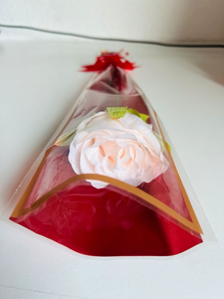 Geschenk Mini Bouquet Blumenstrauß kunstblumen Feierntag in Frankfurt am Main