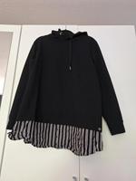 schöner pullover in schwarz mit kaputze und bluseneinsatz Bayern - Landshut Vorschau