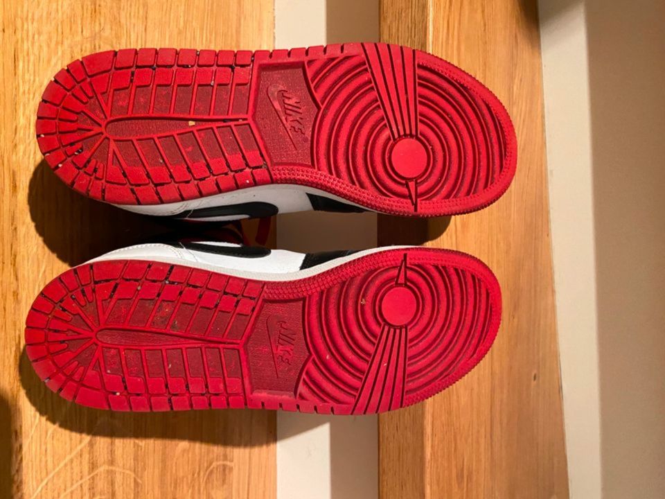 Wie neu Nike Air Jordan hoch schwarz rot 38,5 mid sneaker high in Düsseldorf