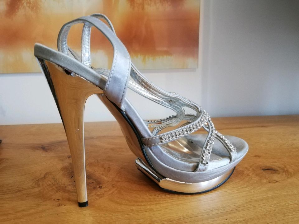 Highheels silber in Bürgel