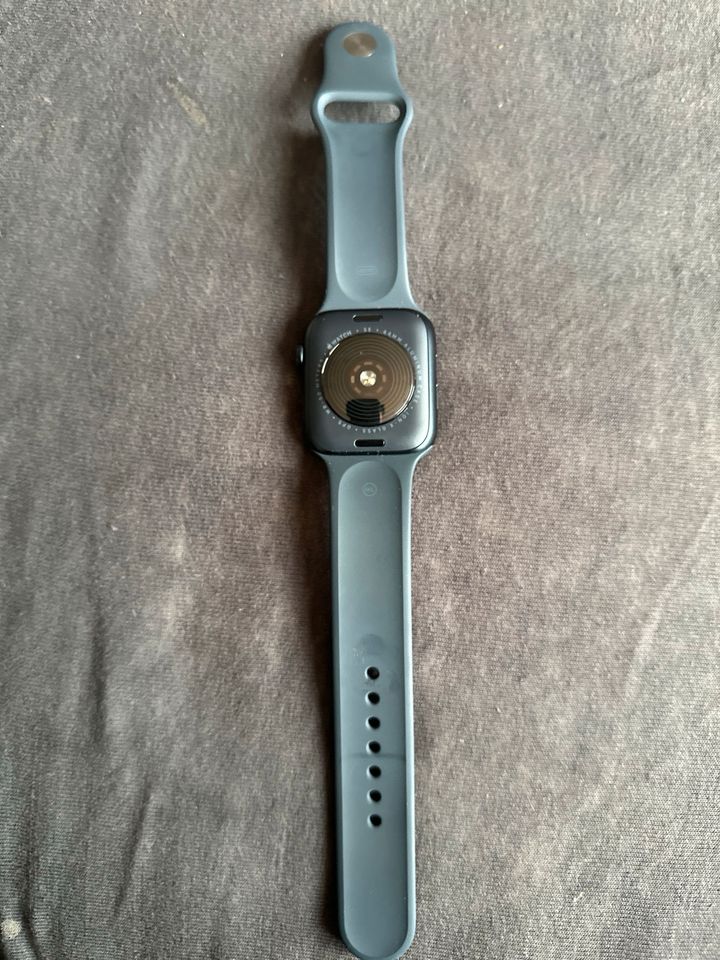 Apple Watch SE 44mm in Hamburg
