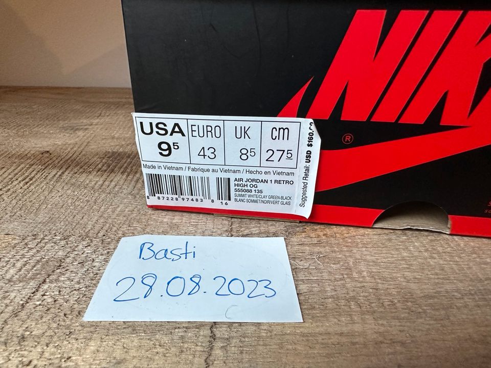 Nike Air Jordan 1 High „Clay Green“ | US9.5 / EU43 in München