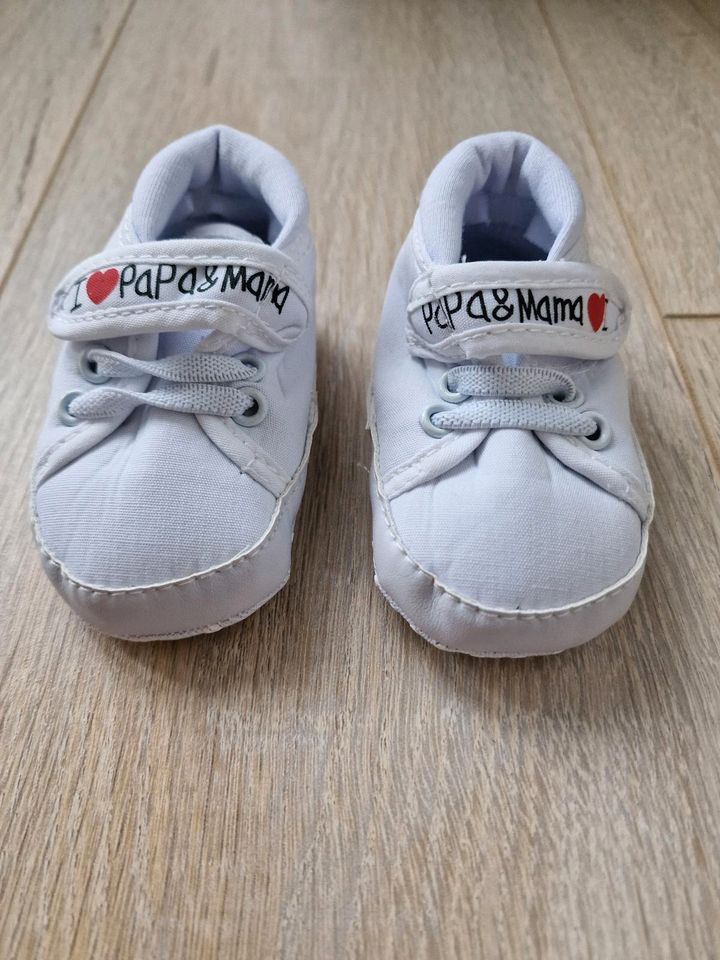 Babyschuhe 6 - 12 Monate in Hahnstätten