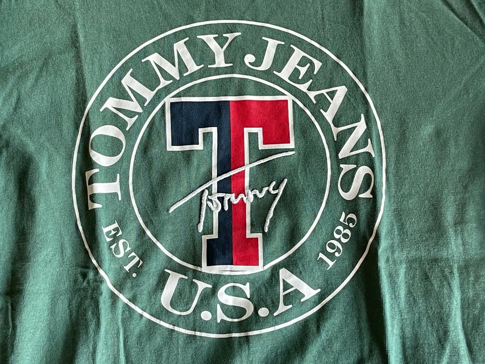 Tommy Hilfiger Tommy Jeans T-Shirt Gr. S relaxed fit in Essen