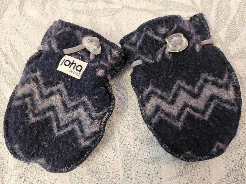 JOHA Baby Handschuhe aus 100% Merinowolle in Rösrath