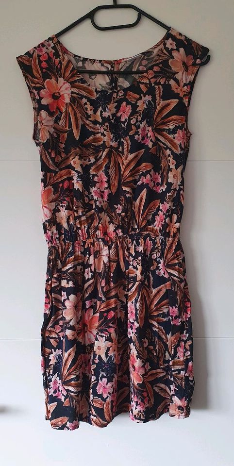 Lascana Sommerkleid mit Blumenprint *NEU* in Hessen - Brensbach | eBay  Kleinanzeigen ist jetzt Kleinanzeigen