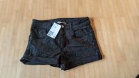 H&M Glitzer Shorts Gr. 134 140 Mädchen Hot Pants Jeans Hose black Hessen - Gladenbach Vorschau