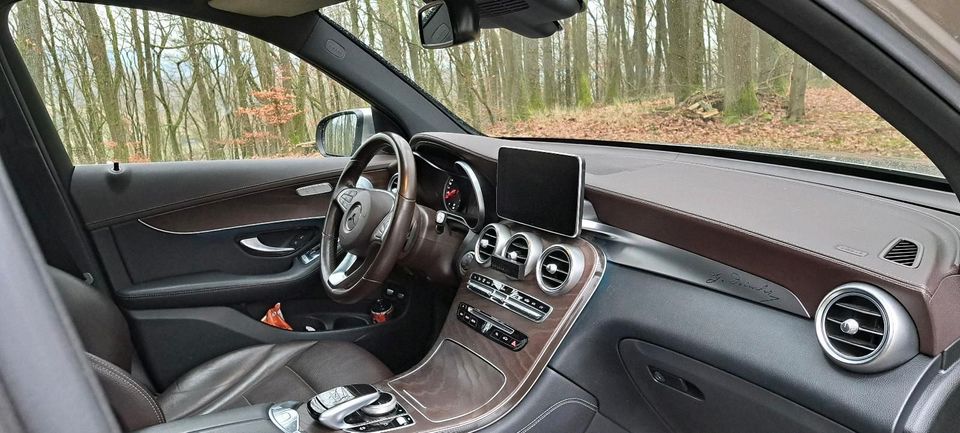 Mercedes-Benz GLC 250 4MATIC Burmester/Pano/360° in Steinbach am Glan