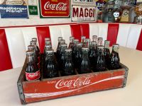 Alte  Coca Cola Kiste mit 24 Flaschen aus Holz zur Deko Niedersachsen - Roklum Vorschau