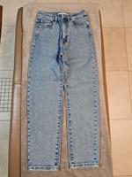 Blaue Mom Slim Jeans - Stradivarius - Gr. 36 - sehr guter Zustand Frankfurt am Main - Preungesheim Vorschau