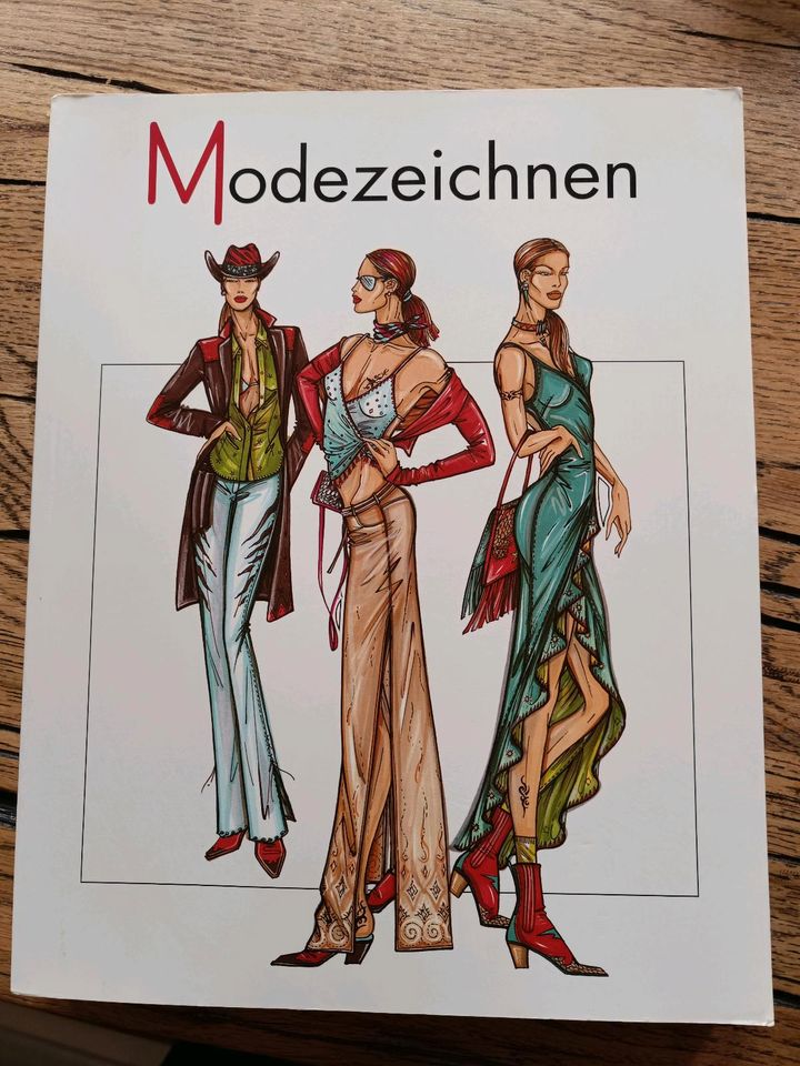 Buch Modezeichnen Modedesign Elisabetta Drudi Tiziana Paci in Dillingen (Donau)