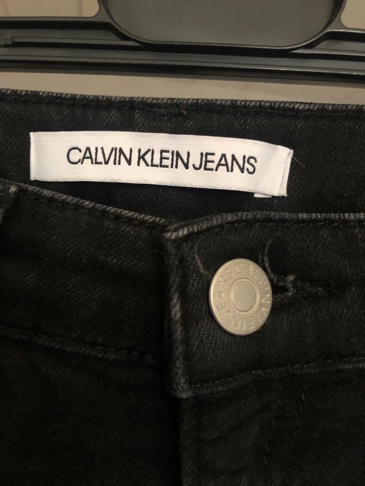 Calvin Klein Jeans Schwarz 28/32 in Düsseldorf