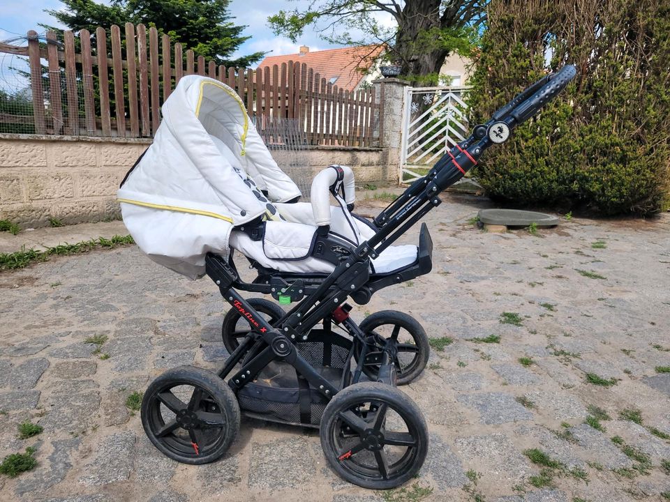 Hartan Kinderwagen Topline X Weiß Kombi Tragetasche 15848 Zeust in Peitz