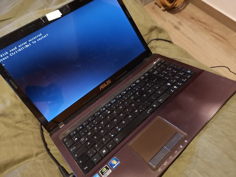 ASUS Laptop in Reutlingen