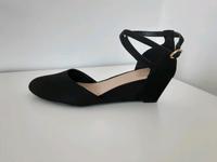 Pumps Keilpumps schwarz 41 Keilabsatz Sandalette Nordrhein-Westfalen - Hürth Vorschau
