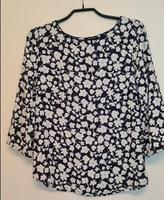 Bluse - blau mit Blümchen - Größe 38 Berlin - Zehlendorf Vorschau