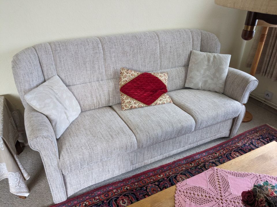 Sofa Couch 3 Sitzer, sehr gut erhalten, günstig! in Bremen