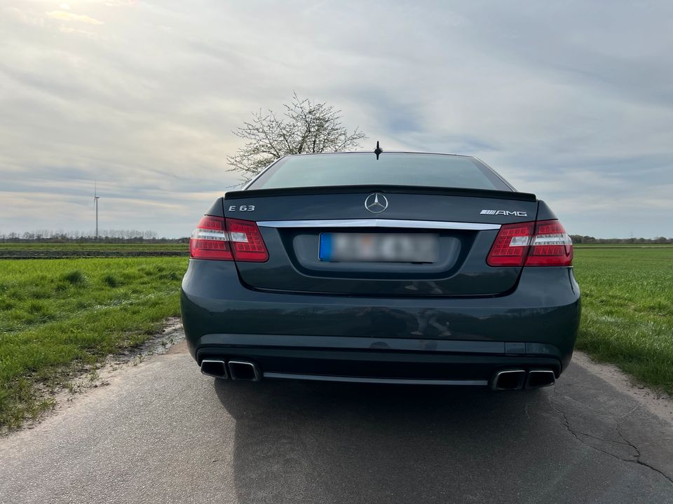 Mercedes E63 AMG Liebhaberfahrzeug in Wittorf