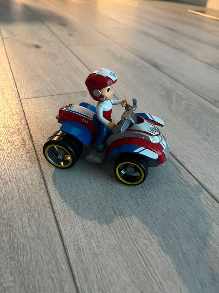 ““““Cooler Ryder von Paw Patrol““mit Fahrzeug in Berlin