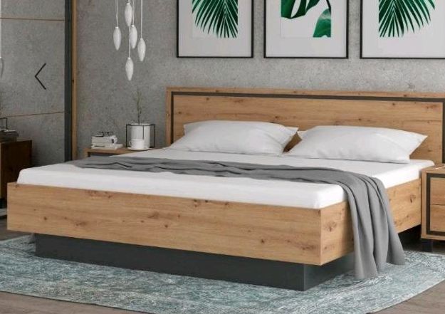 Bett 160x200 aus Holz in Ratingen