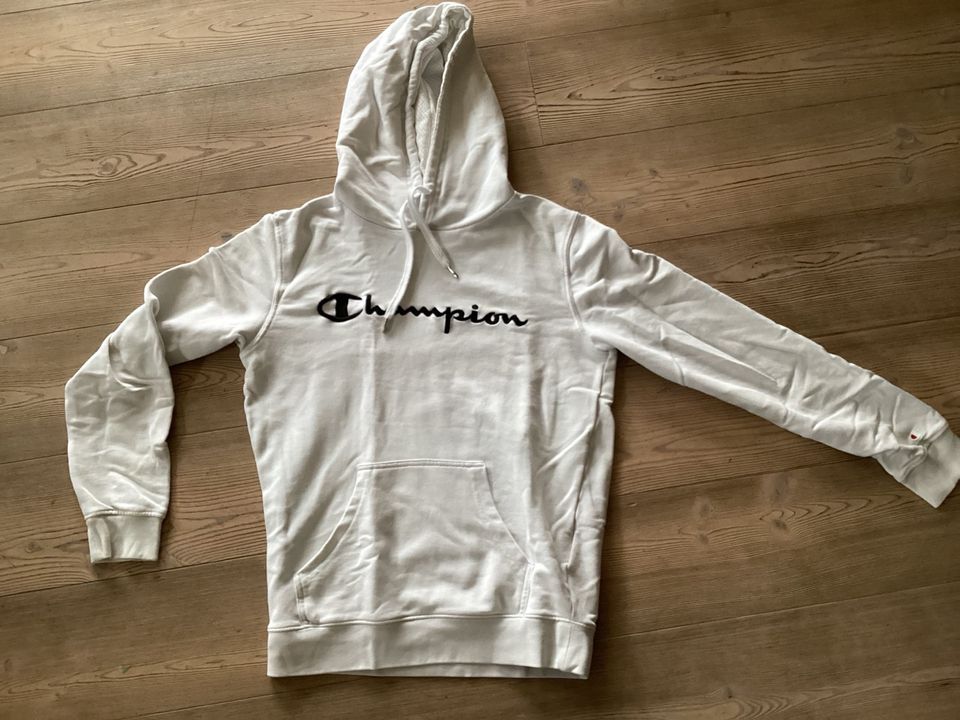 Champion Hoodie Gr. S weiß in Itzehoe