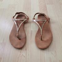 Sommer Sandalen Zehentrenner braun gold in Gr. 37 von H&M Baden-Württemberg - Ludwigsburg Vorschau
