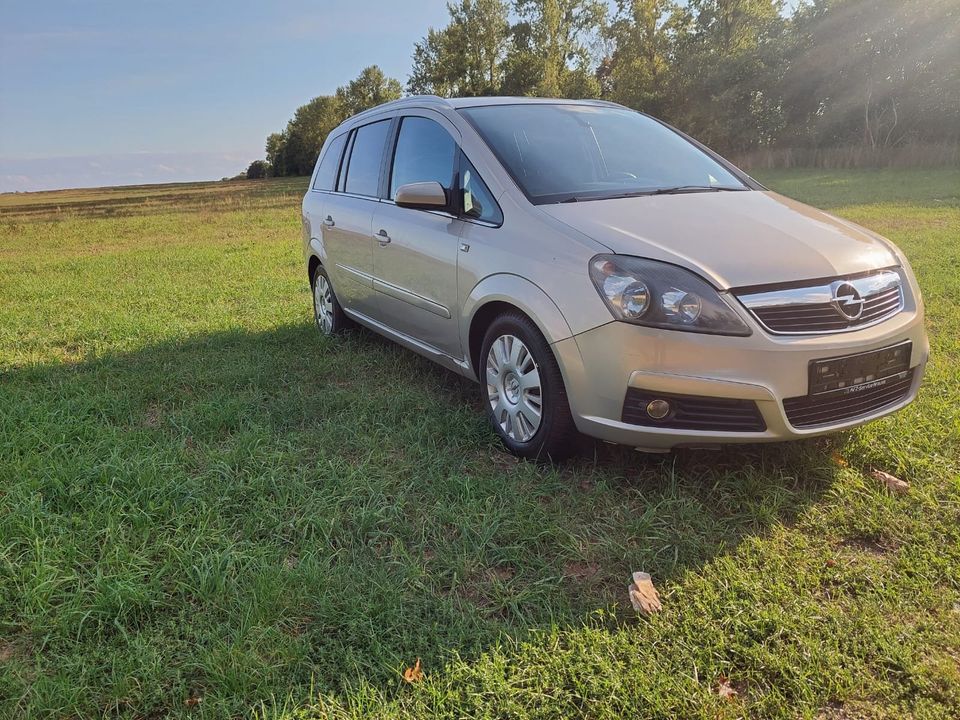 Opel Zafira B 1,9 CDTI 150 PS 7-Sitzer HU 02/2026! in Biesenthal