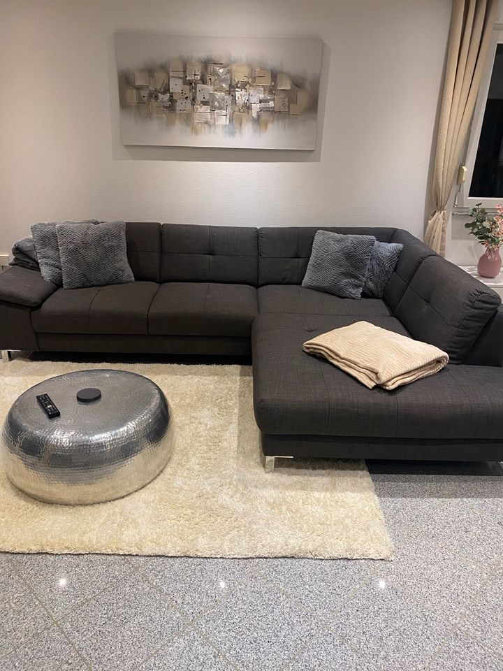 Neuwertige Couch in dunkelgrau! in Völklingen