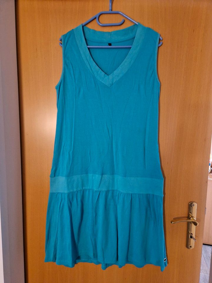 Schönes Kleid blau in Hinte