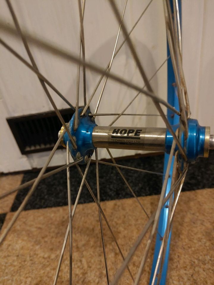 26" LRS Hope mit Bike tech Race C18 blau retro in Langballig