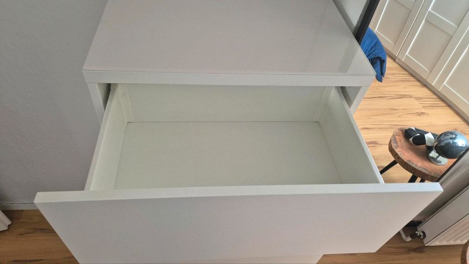 IKEA Besta Sideboard/Schrank weiß matt mit Druckschubladen in Düsseldorf