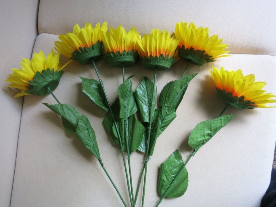 6 künstliche Sonnenblumen, ca. 86 cm, Blüten abnehmbar in Berlin