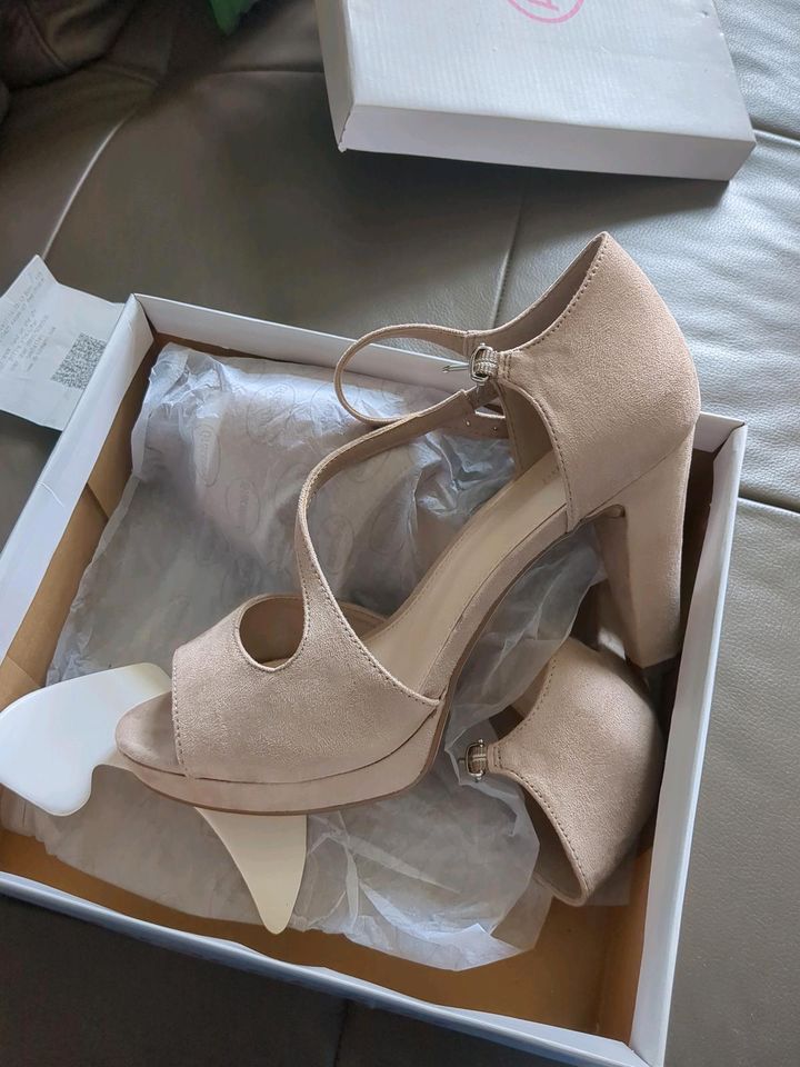 Sandaletten Beige Spangenpumps 41 neu Graceland Deichmann in Legden