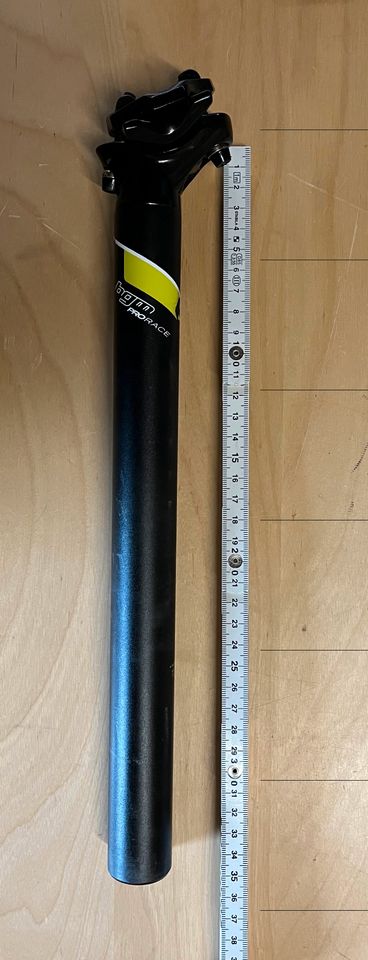 Satelstützte Bergamont BGM Pro, 2-Bolt Design, 30.9mm, Länge: 350 in Schlangen