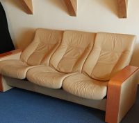 Leder Couch in beige mit verstellbaren Sitzen Dreisitzer Sachsen-Anhalt - Lutherstadt Wittenberg Vorschau