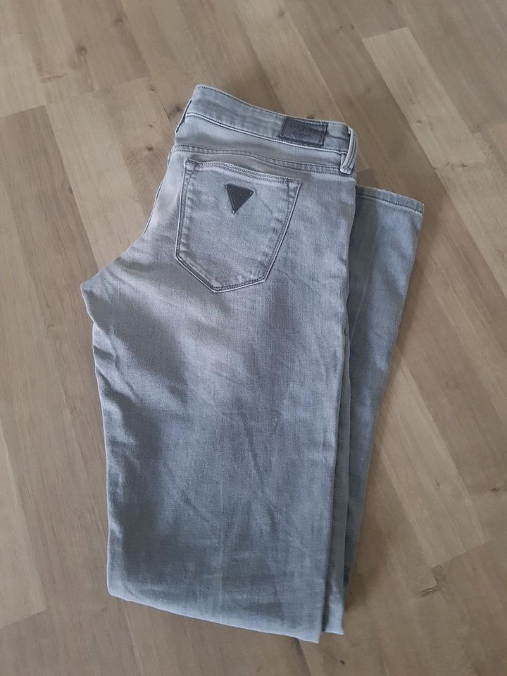 Guess Jeans in Lauchringen