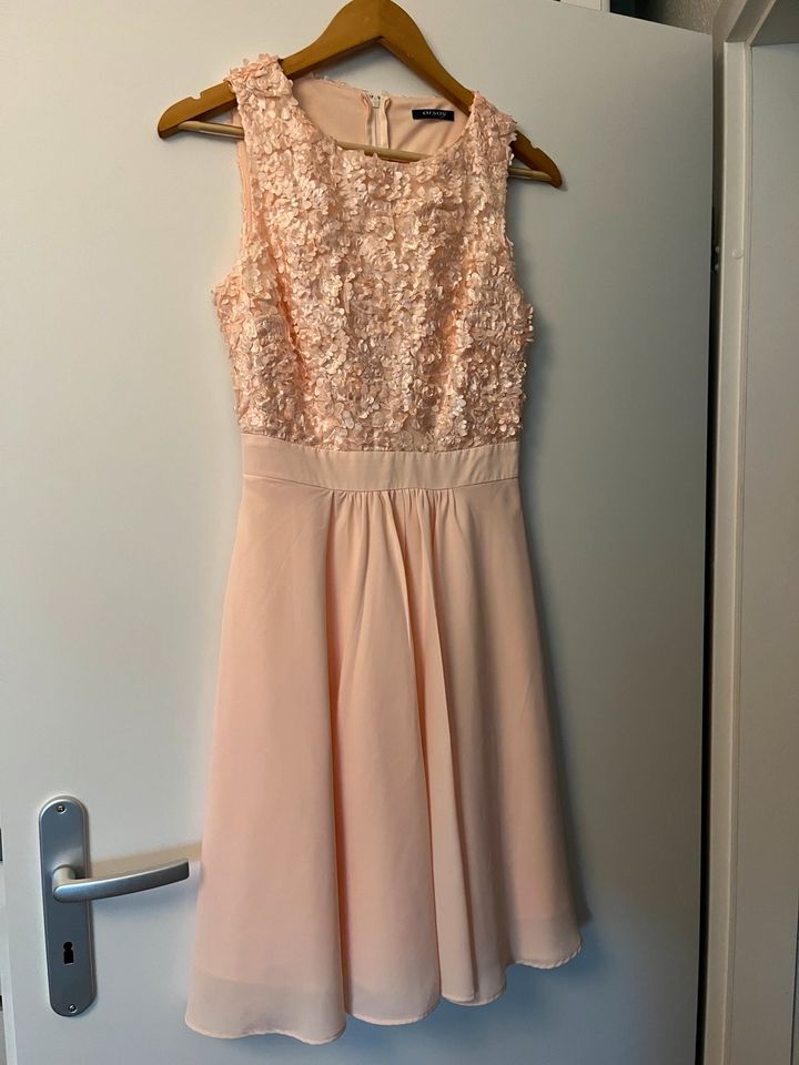 Kleid Cocktailkleid Apricot Jugendweihekleid Abschlussball in Dresden