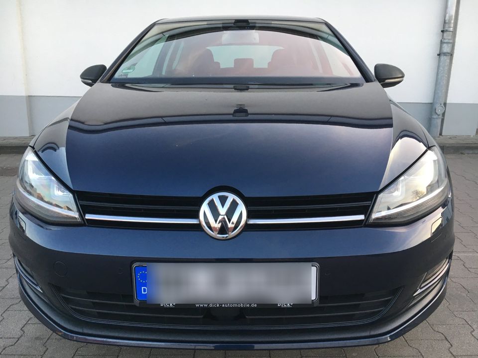 Volkswagen Golf 7 2.0 TDI Euro 6 Leder Navi Xenon 17" Alu in Hamburg