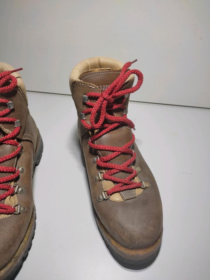 Fesche Trachten Stiefel - Dachstein Bergschuhe Größe 41 in München