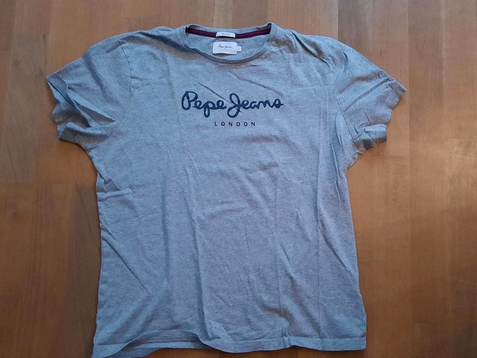 Schönes PEPE JEANS T-Shirt (Größe L / M) in Bergisch Gladbach