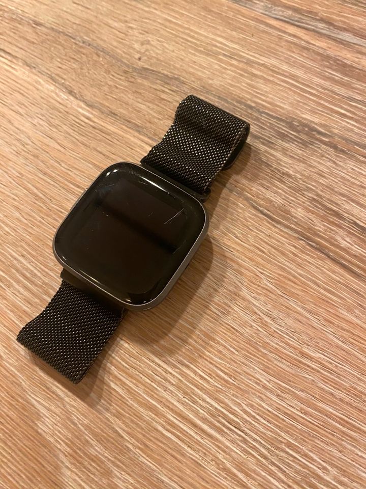 Fitbit Versa 2 Smartwatch in Rahden