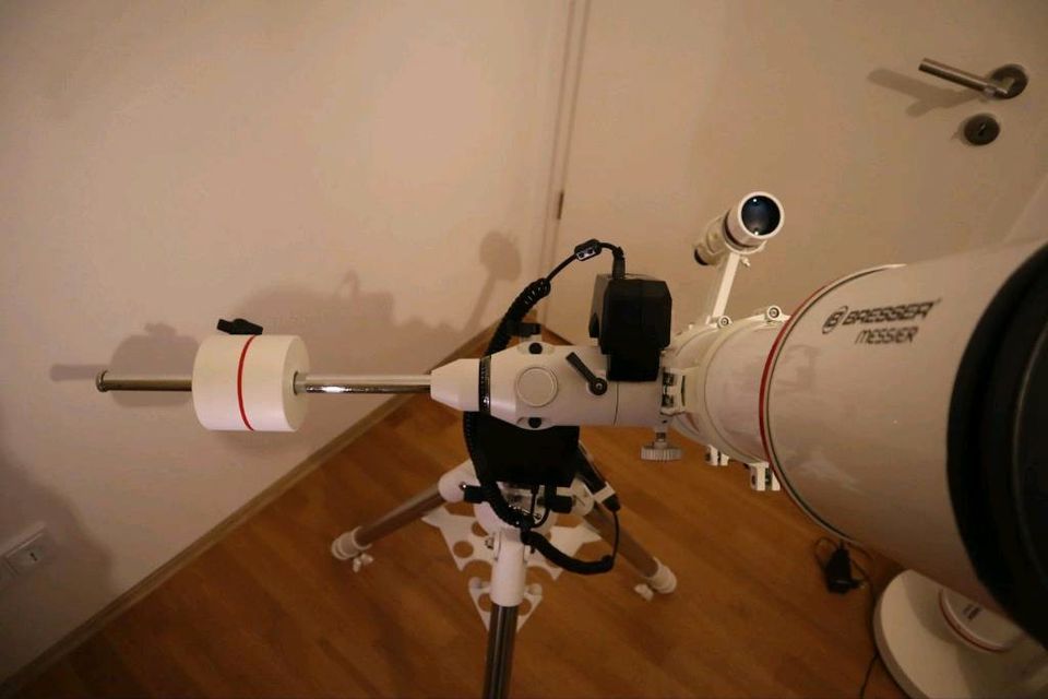 Bresser Teleskop AC 127S/635 Messier EXOS 2 GoTo + Zubehör in München