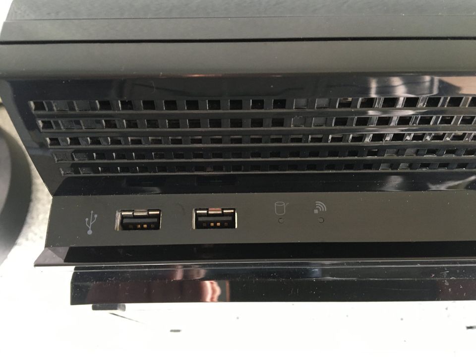 PlayStation 3 Sony mit dem Controller, drei Spielen und extra Sta in Köln