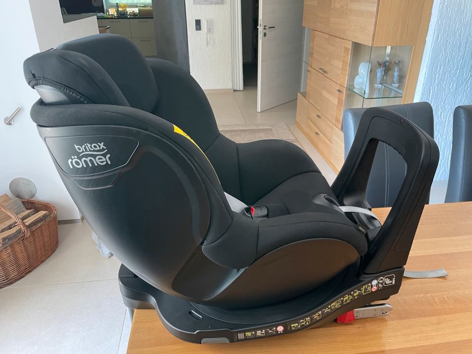 Britax Römer Dualfix Z-Line Babysitz in Gröbenzell